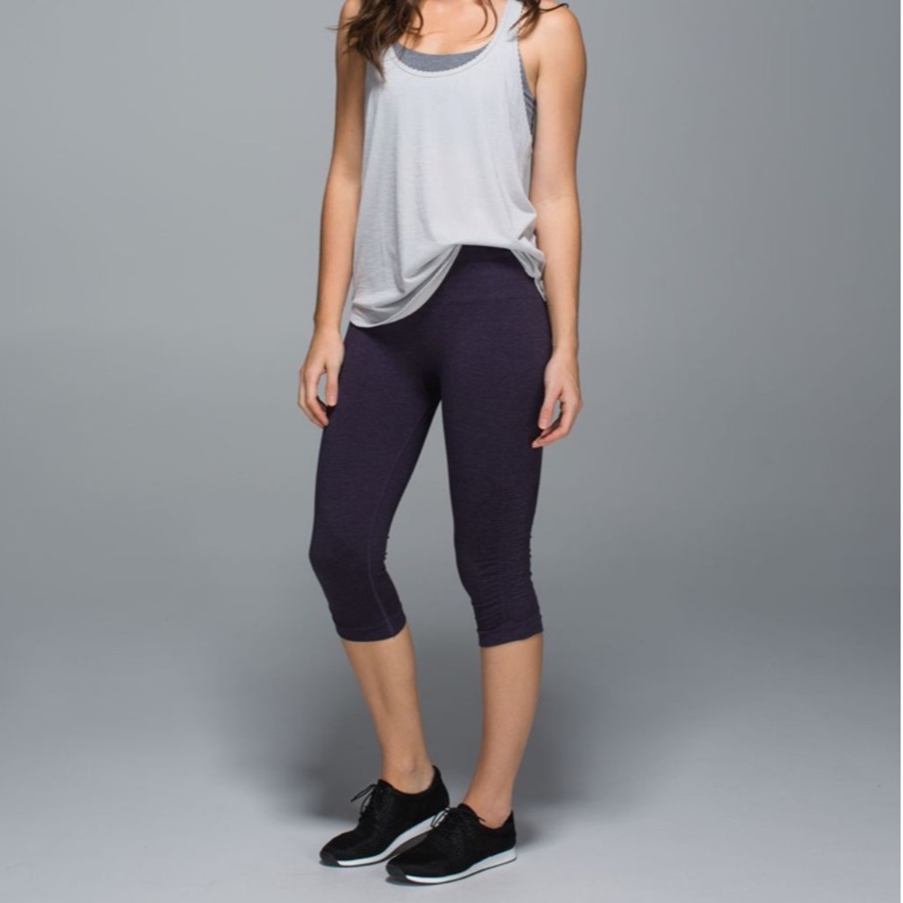LULULEMON In The Flow Crop II - Picture 4 of 13